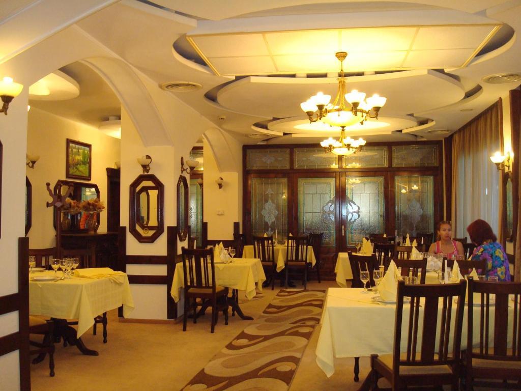 Hotel Ami Băile Felix Екстериор снимка