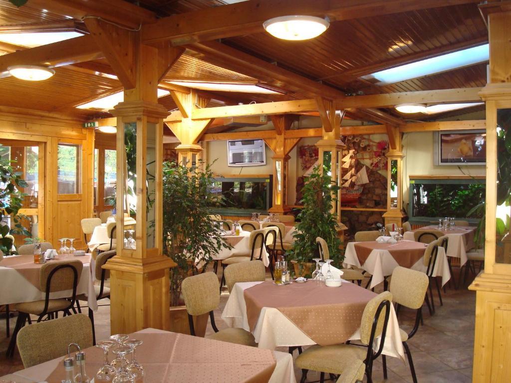 Hotel Ami Băile Felix Екстериор снимка