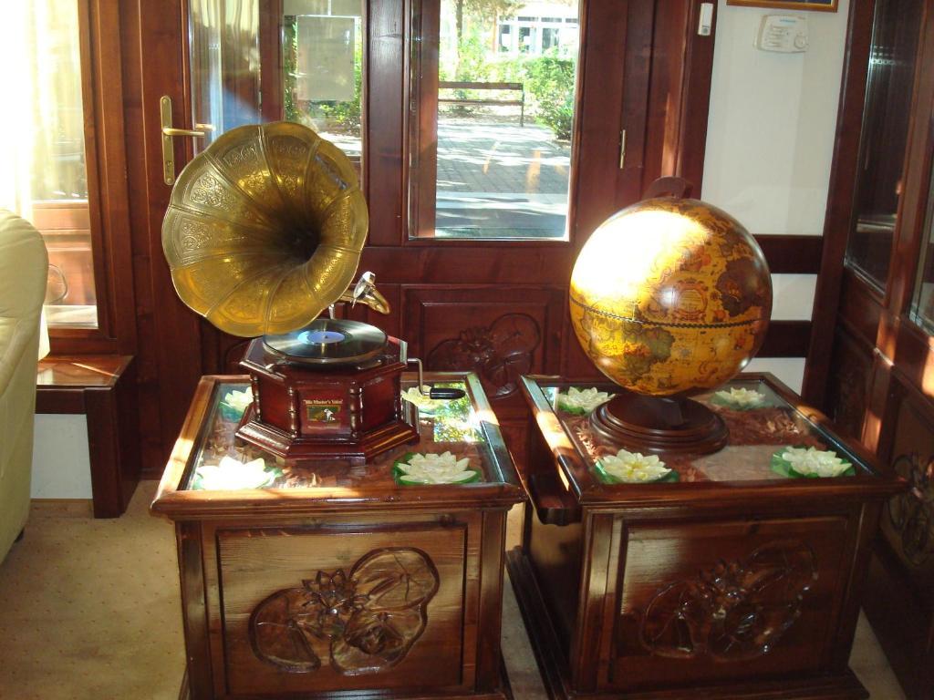 Hotel Ami Băile Felix Екстериор снимка